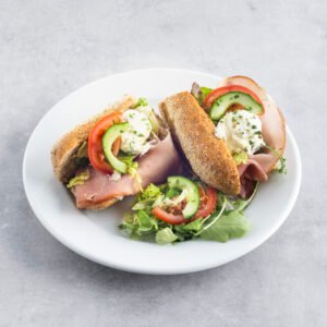 Broodje Rauwe Ham Roomkaas - Sharon's Catering